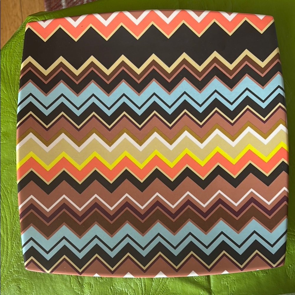 8 Missoni Zigzag Pattern Square Plates